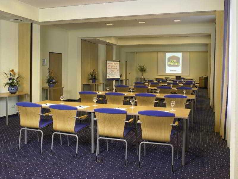 Hotel Tryp By Wyndham Luebeck Aquamarin Extérieur photo