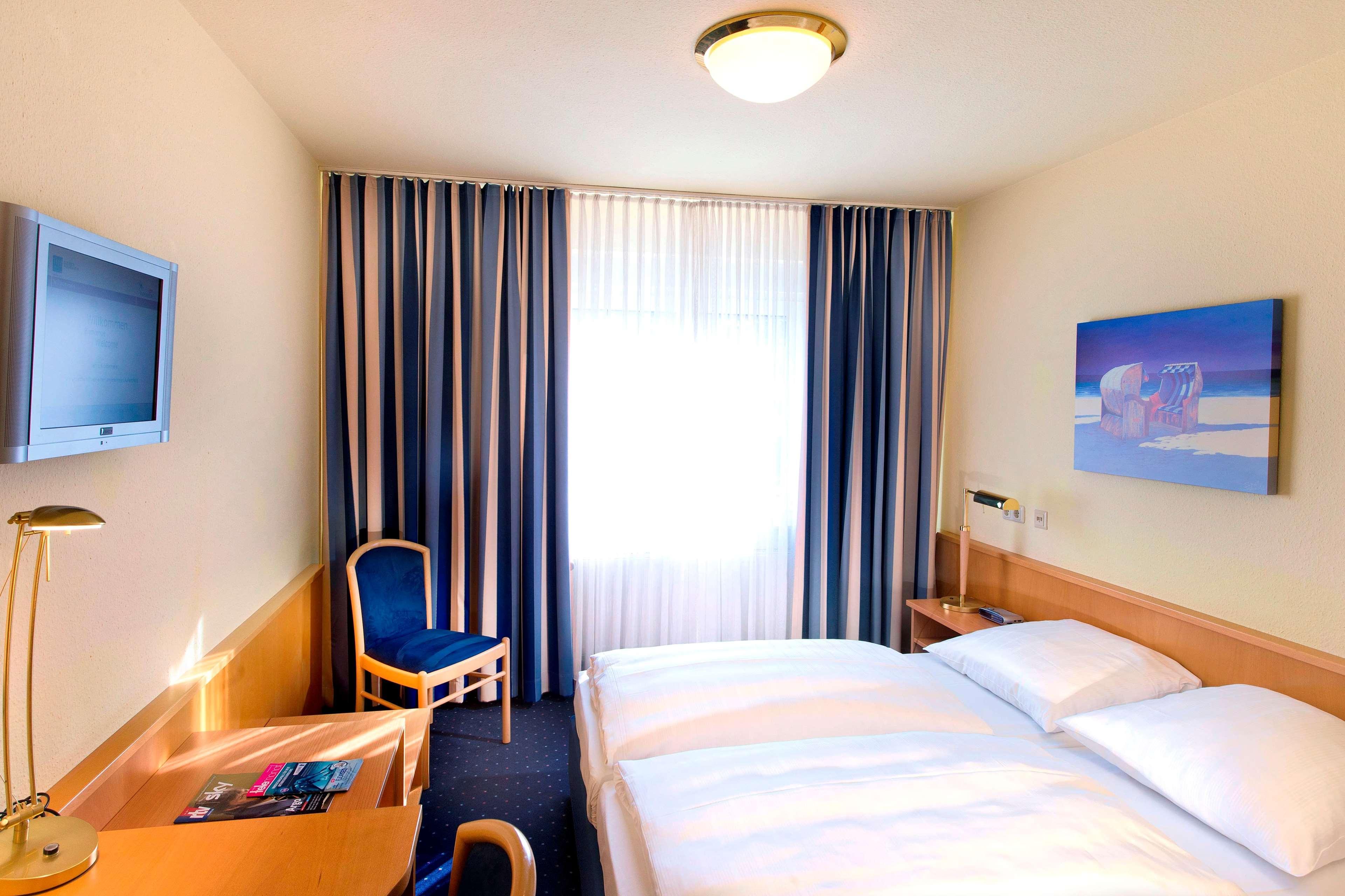 Hotel Tryp By Wyndham Luebeck Aquamarin Chambre photo