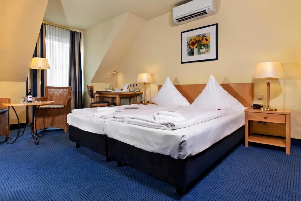 Hotel Tryp By Wyndham Luebeck Aquamarin Extérieur photo